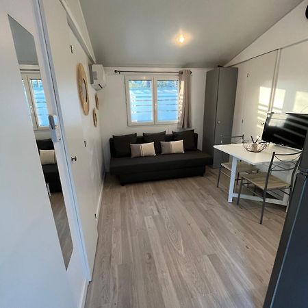 Mobil-Home Camping Oasis Roquebrune-sur Argens Bagian luar foto