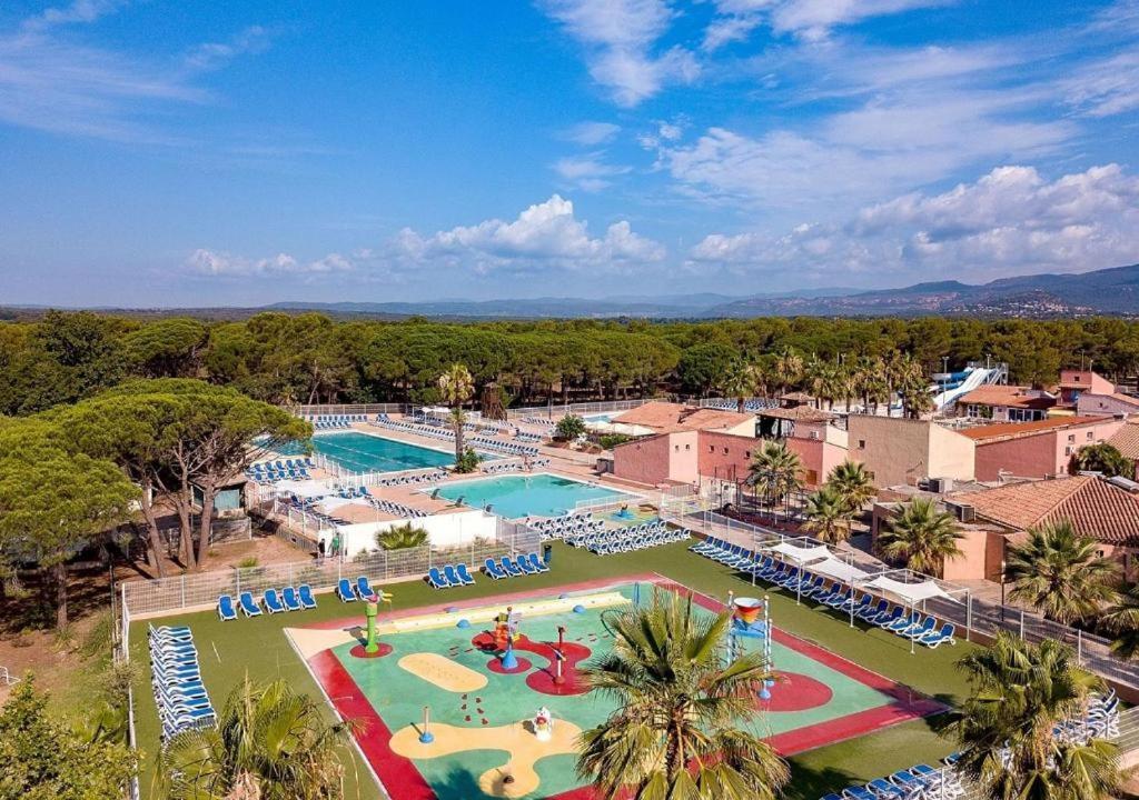 Mobil-Home Camping Oasis Roquebrune-sur Argens Bagian luar foto