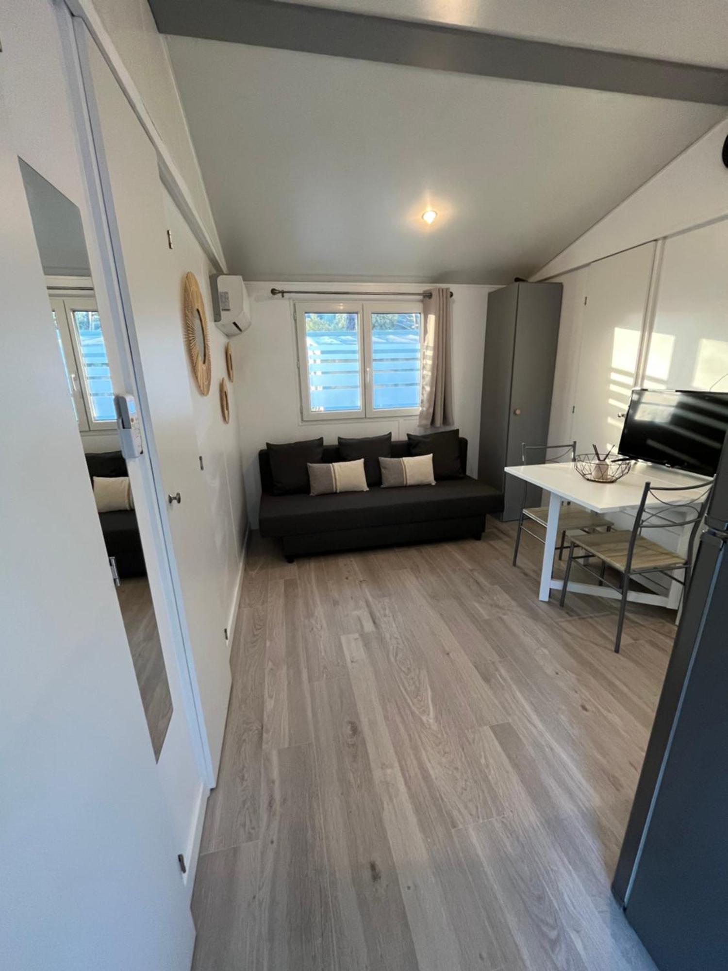 Mobil-Home Camping Oasis Roquebrune-sur Argens Bagian luar foto